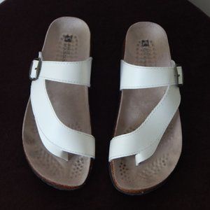 White Mountain Carly Slide Footbed Women’s Sandals White Size 8 M New With Box